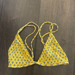 Benoa swim top size Small 💛